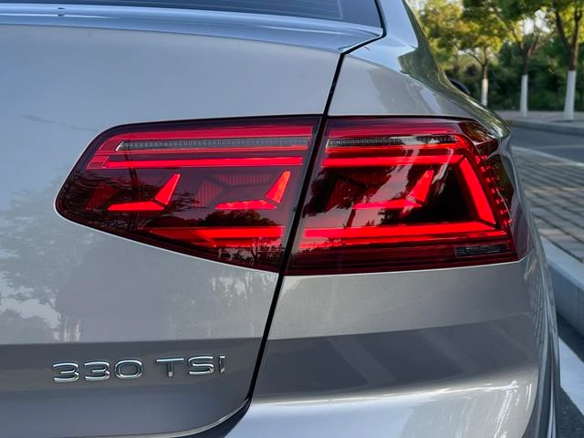 Volkswagen Magotan 2021 330TSI DSG 30 Anniversary Edition exterior photo 8