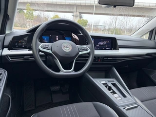 Volkswagen Golf 2023 200TSI DSG Pro interior foto 12