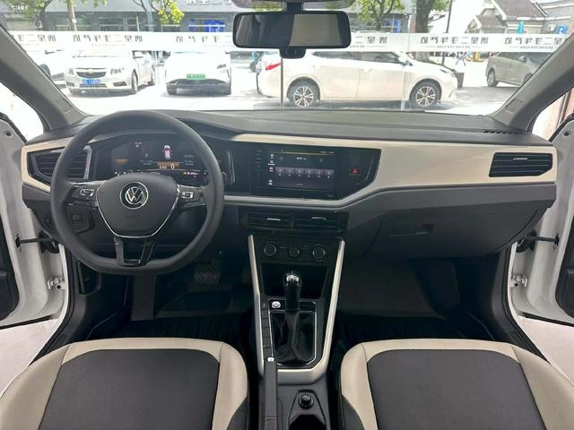 Volkswagen Polo 2023 Plus 1.5L Automatic Colorful Technology Edition exterior photo 5