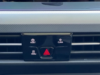 Volkswagen Golf 2021 280TSI DSG Pro интерьер фото 15