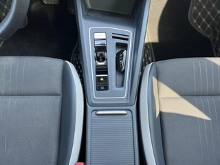 Volkswagen Golf 2021 280TSI DSG Pro интерьер фото 16