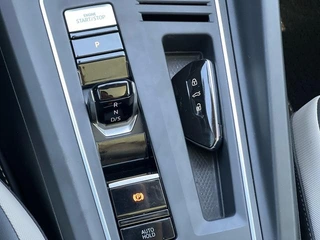 Volkswagen Golf 2021 280TSI DSG Pro интерьер фото 17