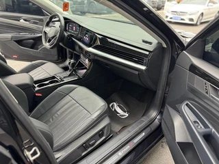 Volkswagen Passat 2023 Reforma 330TSI Edición Star Elite interior foto 8