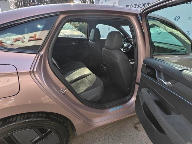 Volkswagen Passat 2025 Pro 380TSI Star Dragon Edition exterior photo 3