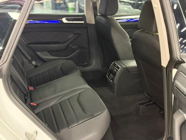 Volkswagen CC 2023 380TSI Привлекательный выпуск интерьер фото 14