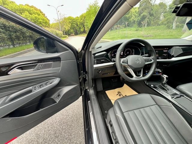 Volkswagen Passat 2021 330TSI Elite Edition interior photo 10