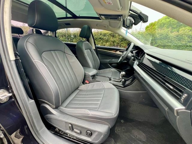Volkswagen Passat 2021 330TSI Elite Edition interior photo 12