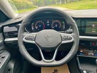 Volkswagen Passat 2021 330TSI Elite Edition interior photo 13