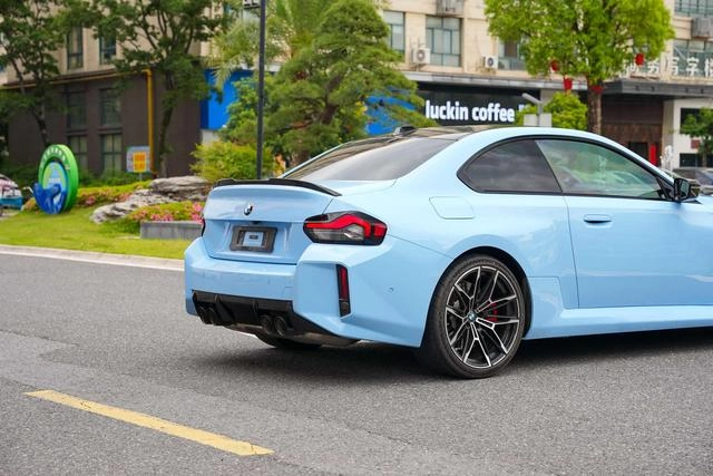 BMW M2 2023 M2 Купе экстерьер фото 6 BMW M2 2023 M2 Купе экстерьер фото 6