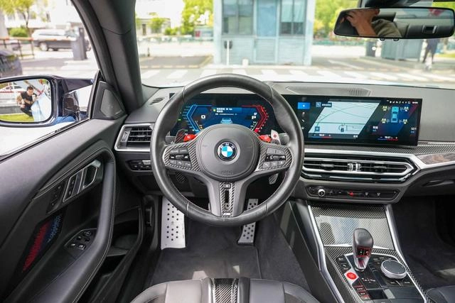 BMW M2 2023 M2 Купе интерьер фото 11 BMW M2 2023 M2 Купе интерьер фото 11