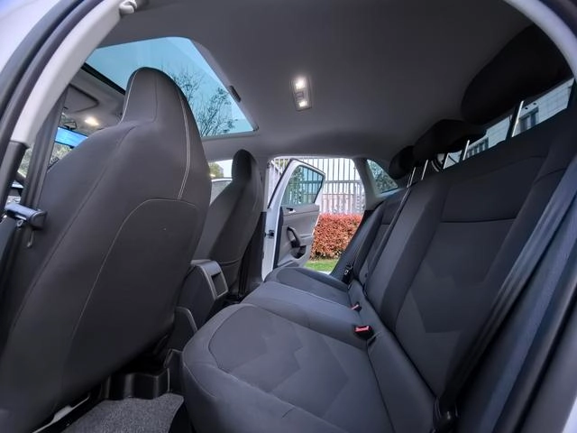 Volkswagen Polo 2021 Plus 1.5L Автоматическая панорамная версия интерьер фото 9