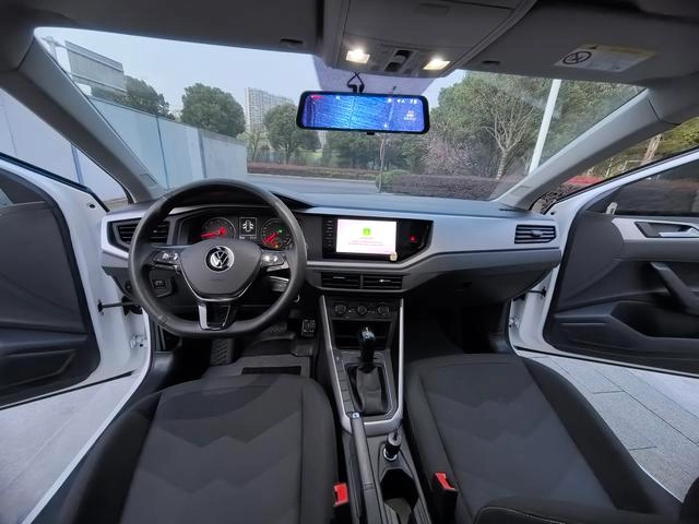 Volkswagen Polo 2021 Plus 1.5L Автоматическая панорамная версия интерьер фото 10