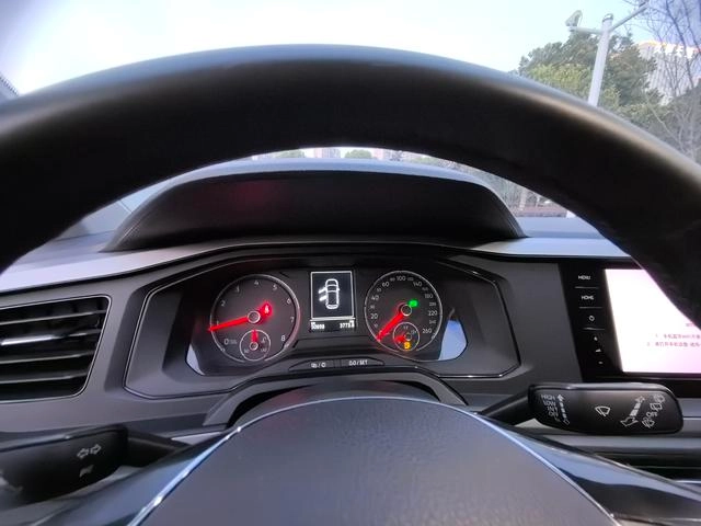 Volkswagen Polo 2021 Plus 1.5L Автоматическая панорамная версия интерьер фото 12