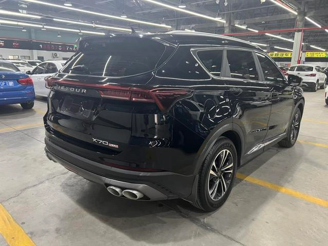 Jetour X70 PLUS 2021 1.5T DCT Montaña 7 Asiento exterior foto 4 Jetour X70 PLUS 2021 1.5T DCT Montaña 7 Asiento exterior foto 4