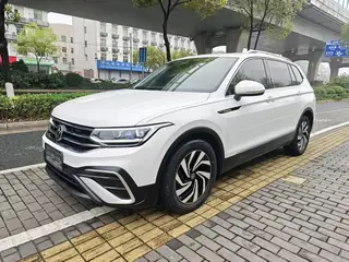 Volkswagen Tiguan L 2021 330TSI Versión inteligente con tracción automática en dos ruedas