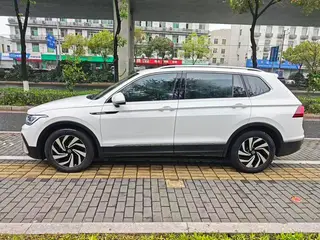 Volkswagen Tiguan L 2021 330TSI Version intelligente automatique à deux roues motrices extérieur photo 3