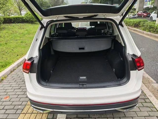 Volkswagen Tiguan L 2021 330TSI Version intelligente automatique à deux roues motrices intérieur photo 7