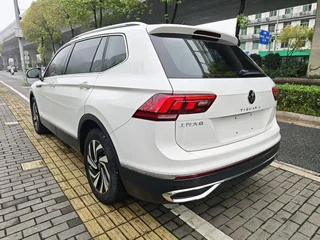 Volkswagen Tiguan L 2021 330TSI Version intelligente automatique à deux roues motrices intérieur photo 8
