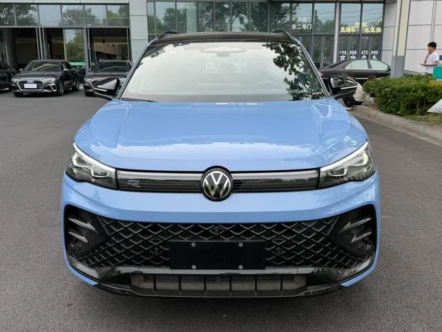Volkswagen Tiguan L 2024 Pro 380TSI Полный привод R-Line Zhizun издание экстерьер фото 2 Volkswagen Tiguan L 2024 Pro 380TSI Полный привод R-Line Zhizun издание экстерьер фото 2