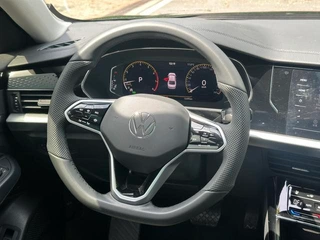 Volkswagen Passat 2024 380TSI Star Elite Edition exterior photo 9
