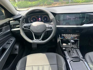 Volkswagen Passat 2024 380TSI Star Elite Edition interior photo 11