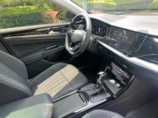 Volkswagen Passat 2024 380TSI Star Elite Edition interior photo 13