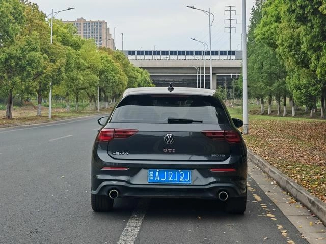 Volkswagen Golf GTI 2021 380TSI DSG GTI interior photo 7