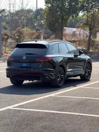 Volkswagen Touareg 2022 3.0TSI Edición Sharp Enjoy Traje deportivo negro Yao exterior foto 3