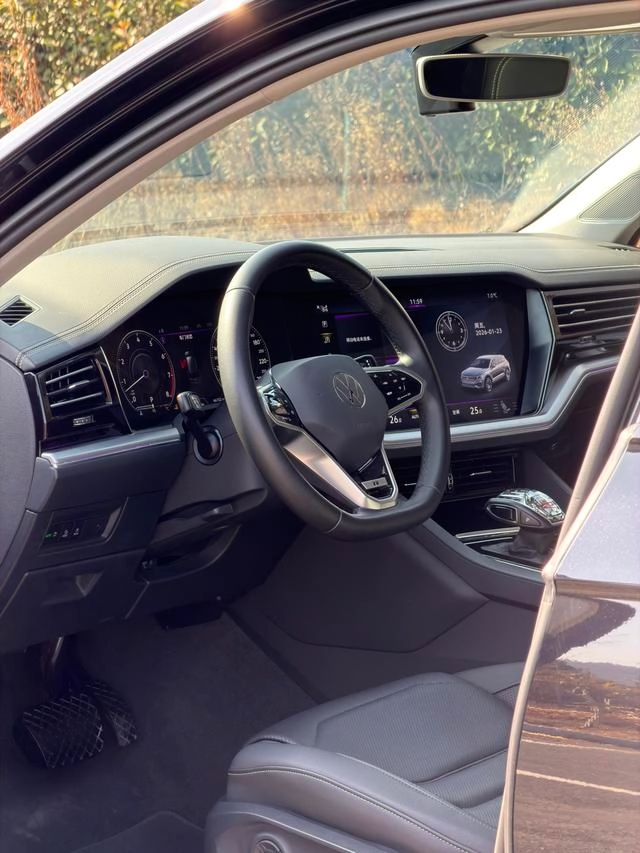 Volkswagen Touareg 2022 3.0TSI Edición Sharp Enjoy Traje deportivo negro Yao exterior foto 6