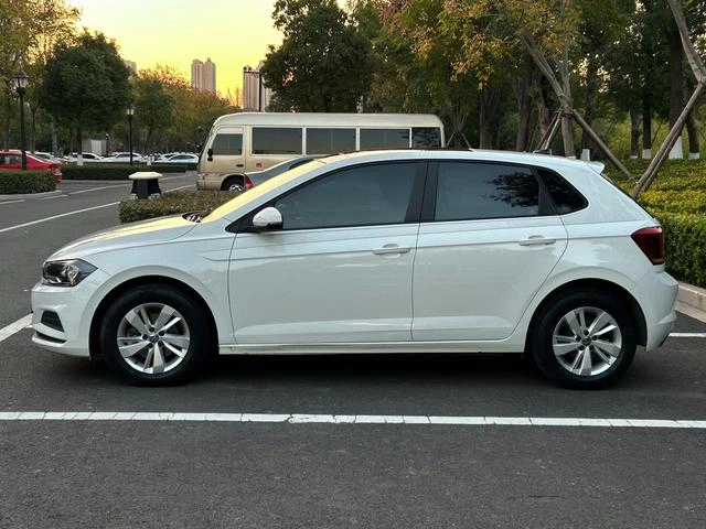 Volkswagen Polo 2021 Plus 1.5L Edición automática de disfrute panorámico exterior foto 4 Volkswagen Polo 2021 Plus 1.5L Edición automática de disfrute panorámico exterior foto 4