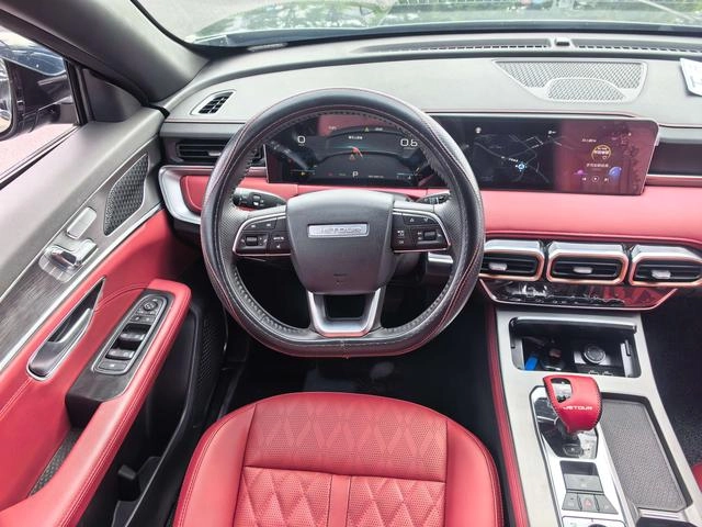 Jetour X70 PLUS 2024 Champion Edition 1.5T DCT Champion MAX 7 seat interior photo 17
