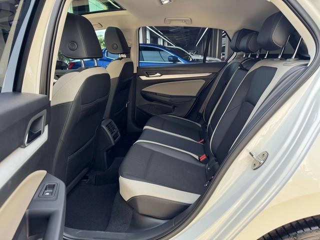 Volkswagen Golf 2023 280TSI DSG Pro interior photo 10