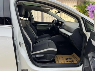 Volkswagen Golf 2023 280TSI DSG Pro interior photo 11