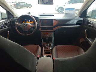Volkswagen T-Cross 2023 1.5L Автоматическая версия моды интерьер фото 7