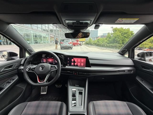 Volkswagen Golf GTI 2021 380TSI DSG GTI interior photo 9