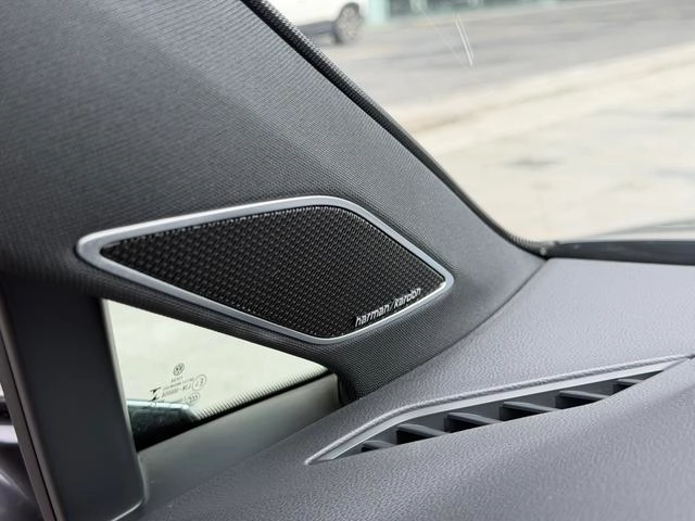 Volkswagen Golf GTI 2021 380TSI DSG GTI interior photo 13