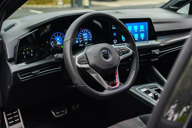 Volkswagen Golf GTI 2021 380TSI DSG GTI interior photo 20