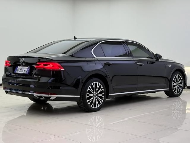 Volkswagen Phideon 2021 380TSI Luxury Edition interior photo 14