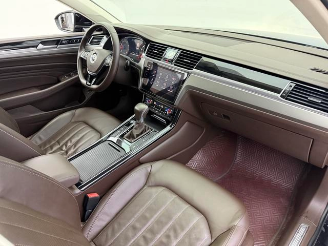 Volkswagen Phideon 2021 380TSI Luxury Edition interior photo 17