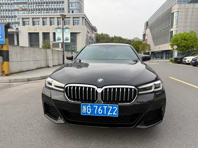 BMW 5 Series 2022 Second change 530Li Leading Type M Sports suit exterior photo 2