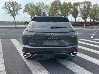 Volkswagen Tayron 2024 330TSI Deux roues motrices R-Line Version haute performance intérieur photo 8