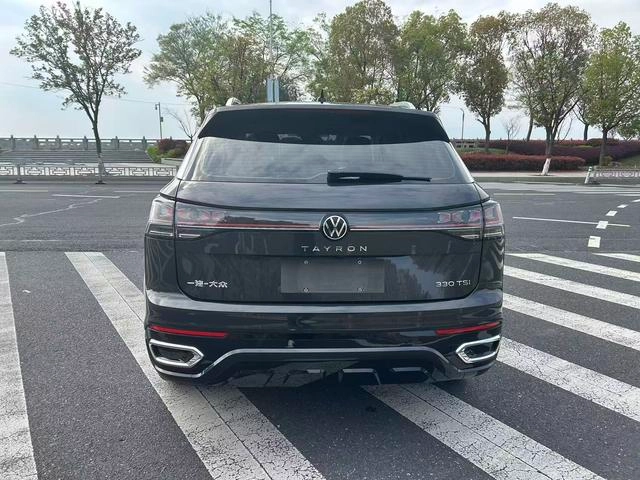 Volkswagen Tayron 2024 330TSI Deux roues motrices R-Line Version haute performance intérieur photo 8