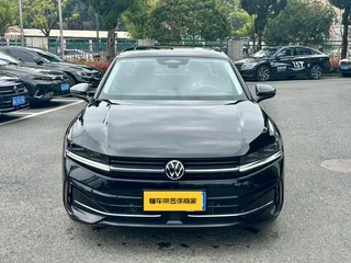 Volkswagen Magotan 2024 300TSI Version premium extérieur photo 4