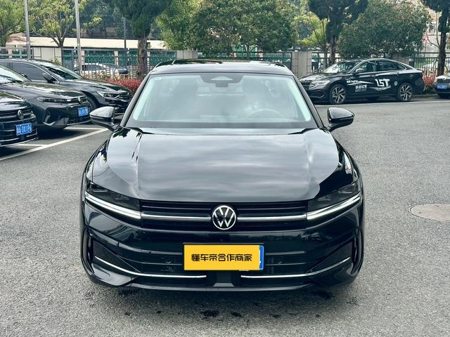 Volkswagen Magotan 2024 300TSI Version premium extérieur photo 4