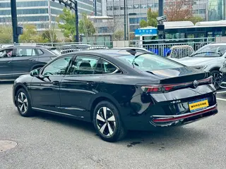Volkswagen Magotan 2024 300TSI Version premium extérieur photo 6