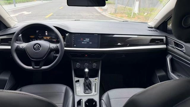 Volkswagen Lavida 2021 1.5L Automatic Comfort Version interior photo 7