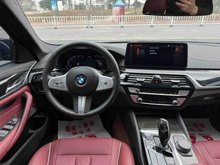 BMW 5 Series 2022 Segundo cambio 525Li M Conjunto deportivo interior foto 10 BMW 5 Series 2022 Segundo cambio 525Li M Conjunto deportivo interior foto 10