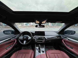 BMW 5 Series 2022 Segundo cambio 525Li M Conjunto deportivo interior foto 11 BMW 5 Series 2022 Segundo cambio 525Li M Conjunto deportivo interior foto 11