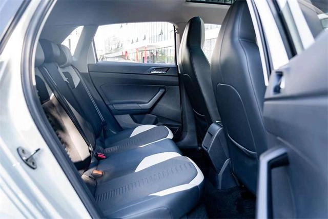 Volkswagen Polo 2021 Plus 1.5L Automatic Colorful Technology Edition interior photo 20