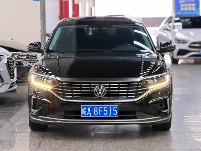 Volkswagen Passat 2022 280TSI Version d'élite extérieur photo 2 Volkswagen Passat 2022 280TSI Version d'élite extérieur photo 2